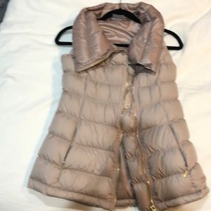 Athleta blush color puffer vest